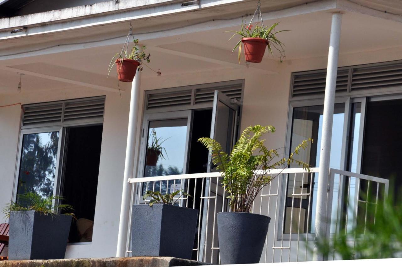 Riverside Resort Hotel Kabale Exterior photo